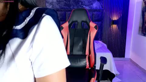 lenna_s online show from 11.25.25