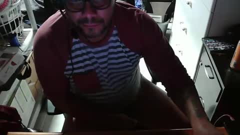 Snapshot of lenny1150 chatting on 10.25.25 Latino Heat online show from 10.25.25