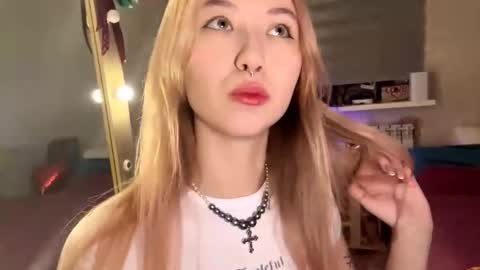 Snapshot of lenorehandelsman chatting on 02.18.26 Tagami online show from 02.18.26