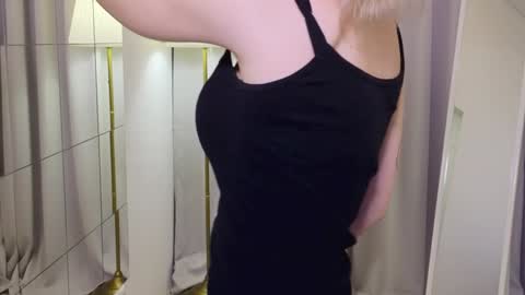 Snapshot of leo_lulu chatting on 12.02.24  Ashly  online show from 12.02.24
