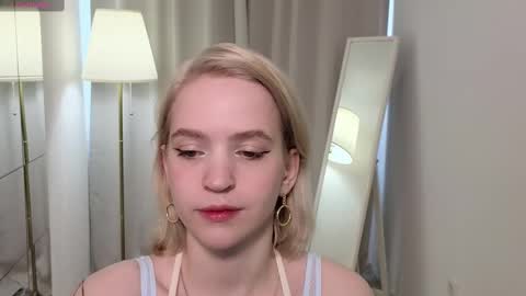 Snapshot of leo_lulu chatting on 03.09.25  Ashly  online show from 03.09.25