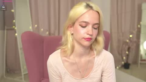 Snapshot of leo_lulu chatting on 10.07.25  Ashly  online show from 10.07.25
