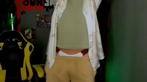 Snapshot of leo_mooree chatting on 09.26.25 Leo online show from 09.26.25