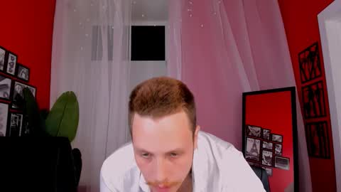 Snapshot of leo_mooree chatting on 09.27.25 Leo online show from 09.27.25