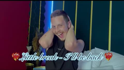 Snapshot of leo_mooree chatting on 10.10.25 Leo online show from 10.10.25