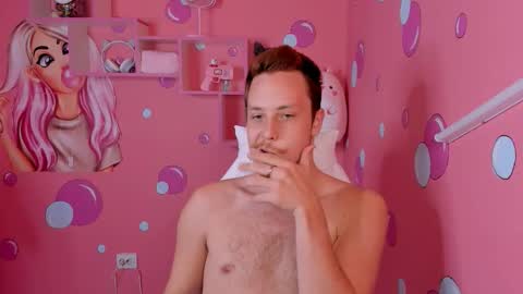 Snapshot of leo_mooree chatting on 10.18.25 Leo online show from 10.18.25