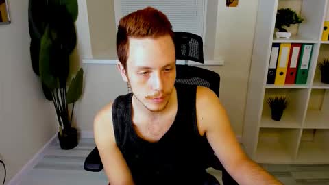 Snapshot of leo_mooree chatting on 10.20.25 Leo online show from 10.20.25