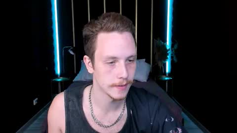 Snapshot of leo_mooree chatting on 10.22.25 Leo online show from 10.22.25