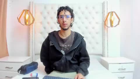 Snapshot of leo_sanz6 chatting on 06.25.26 LEO online show from 06.25.26