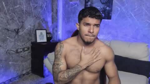 Leo independent model online show from 10.15.25