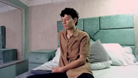 Snapshot of leofeniix chatting on 02.23.26 Leo online show from 02.23.26