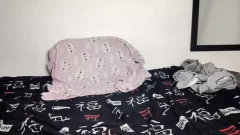 Snapshot of leohot24 chatting on 01.06.25 leo online show from 01.06.25