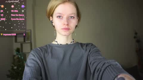 Hello Im Roxy Im just starting my journey here so lets get acquainted online show from 04.07.26