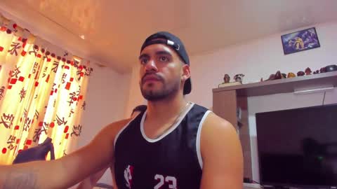 Snapshot of leon__hart chatting on 12.18.24 Leon Hart online show from 12.18.24