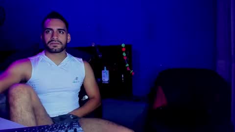 Snapshot of leon__hart chatting on 02.15.25 Leon Hart online show from 02.15.25