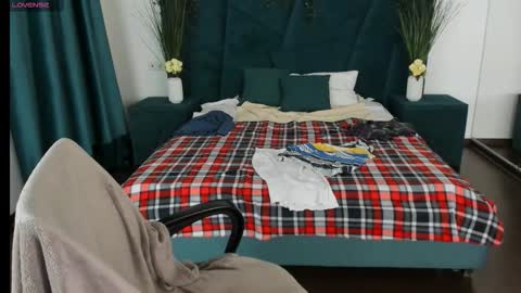 Leon online show from 10.16.25