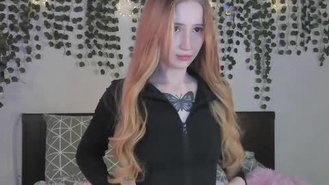 Snapshot of leona_vixen chatting on 05.18.26 Leona online show from 05.18.26