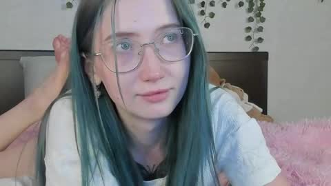 Snapshot of leona_vixen chatting on 05.29.26 Leona online show from 05.29.26