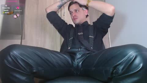 Snapshot of leonal_oconer chatting on 11.13.25 iam leonal online show from 11.13.25