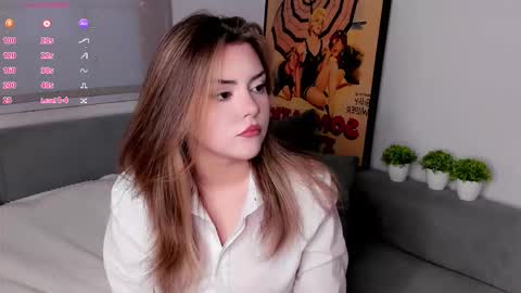 Mia online show from 12.21.25