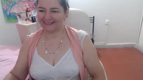 Snapshot of leonela_69 chatting on 10.14.25 leonela   online show from 10.14.25