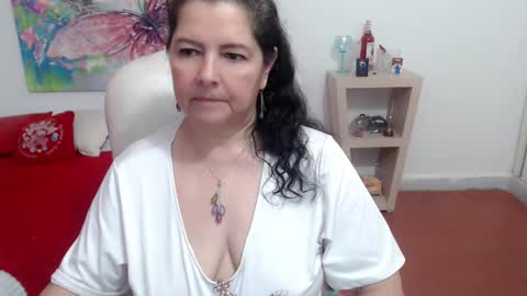 Snapshot of leonela_69 chatting on 10.29.25 leonela   online show from 10.29.25