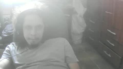 Snapshot of leonnxv chatting on 04.12.26 leonnxv online show from 04.12.26