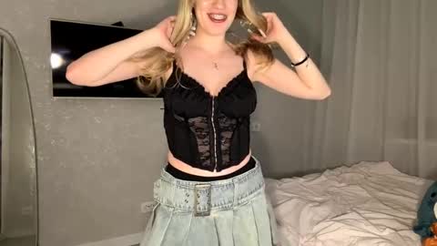 Snapshot of leonormcelyea chatting on 02.27.26 Eve online show from 02.27.26