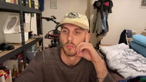 Leon online show from 12.15.25