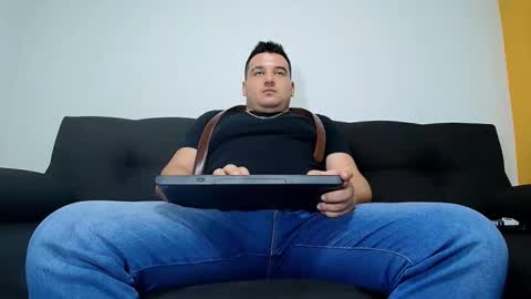 Snapshot of leoreem_ chatting on 11.06.25 leoreem_ online show from 11.06.25