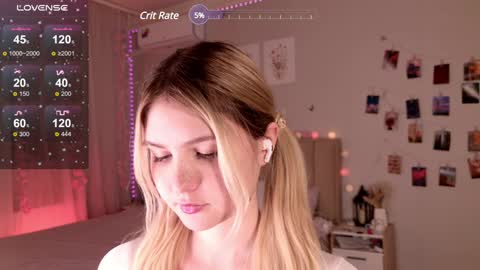 Nicole Moore online show from 12.04.24