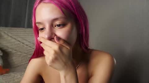 Snapshot of lesi_moonie chatting on 02.19.25 Lesi Join my fanclub before use my fanmenu online show from 02.19.25