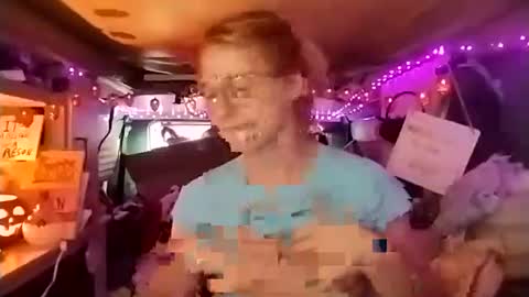 LesleyGumGrass- The Boring Trans girl online show from 10.17.25