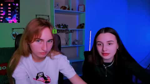 Snapshot of leslie_bird chatting on 10.15.25 leslie_bird online show from 10.15.25