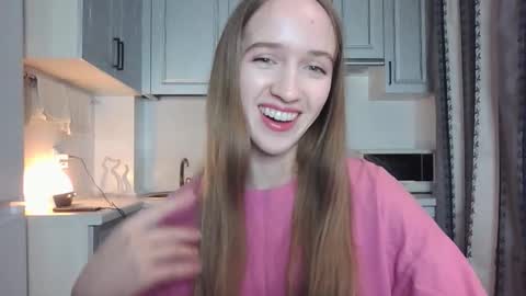 Snapshot of leslie_my_lovee chatting on 09.14.25  LESLIE   online show from 09.14.25