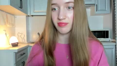Snapshot of leslie_my_lovee chatting on 10.13.25  LESLIE   online show from 10.13.25