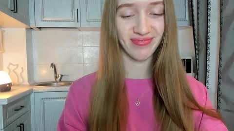 Snapshot of leslie_my_lovee chatting on 10.24.25  LESLIE   online show from 10.24.25