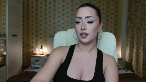 leslie_secret online show from 12.11.24
