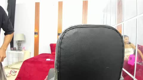 L E S L E Y  AND  D R A K O online show from 03.06.25