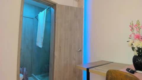 LeslieBush online show from 11.21.25