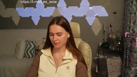 LeslieKorfs online show from 11.02.25