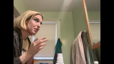 leslietheslut online show from 09.17.25