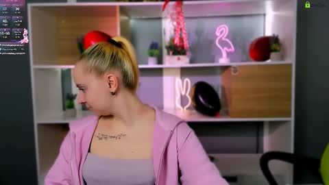 Snapshot of lesly_chilli chatting on 02.22.26 lesly_chilli online show from 02.22.26