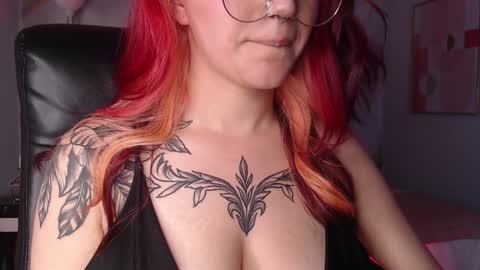 Less  online show from 01.12.25