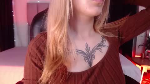 Less  online show from 02.08.25