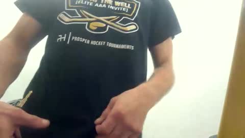 Snapshot of letmehitthat1986 chatting on 10.19.25 letmehitthat1986 online show from 10.19.25