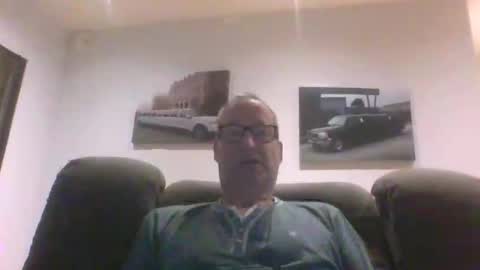 Snapshot of levensgenieters2 chatting on 10.20.25 levensgenieters2 online show from 10.20.25