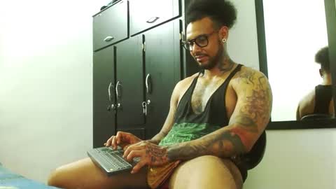 Lewis Strong online show from 10.08.25