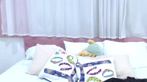 Snapshot of lexi_bloom chatting on 01.13.25 Gabrielle online show from 01.13.25