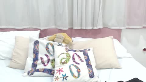 Snapshot of lexi_bloom chatting on 01.16.25 Gabrielle online show from 01.16.25